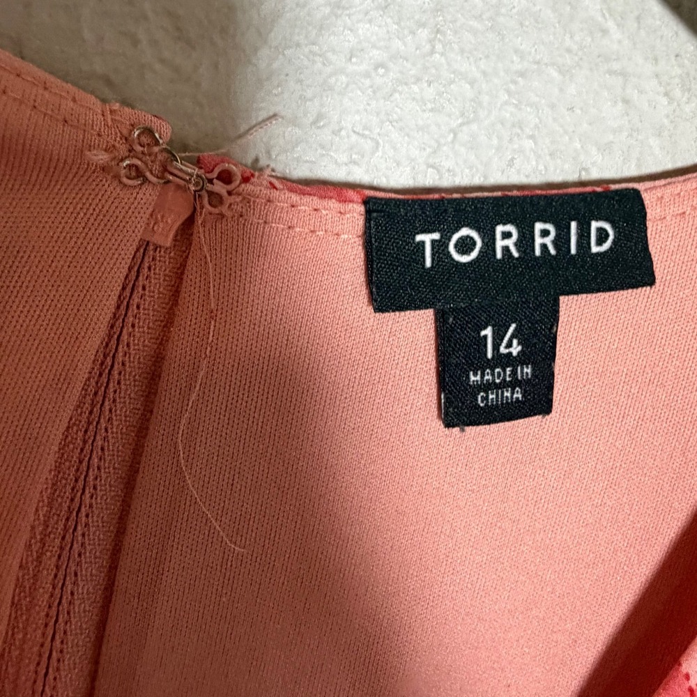 Torrid Pink Floral Faux Wrap Dress Womens 14 Short Sleeve V-Neck Fit Flare Mini - Picture 2 of 4
